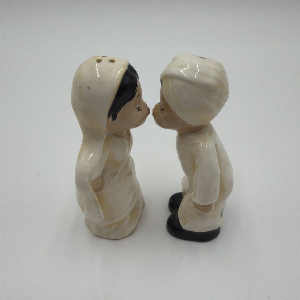 Mid century, ceramic kissing , couple from India , salt/ pepper shakers, Japan